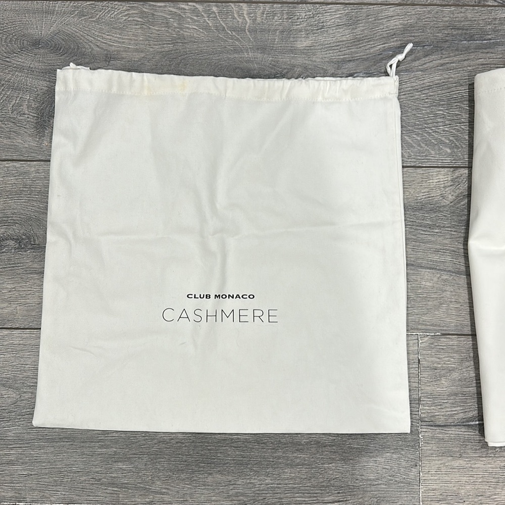 • Club Monaco • Large Dust Bags for Cashmere White Black Drawstring - Picture 2 of 2